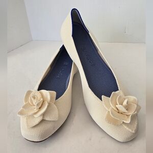 NWOB ! Rothy's The Petal Square Toe Ivory Ballet Flats